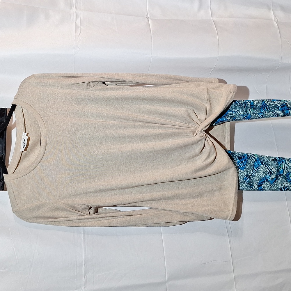 Lularo  2PC bundle  legging n top med.